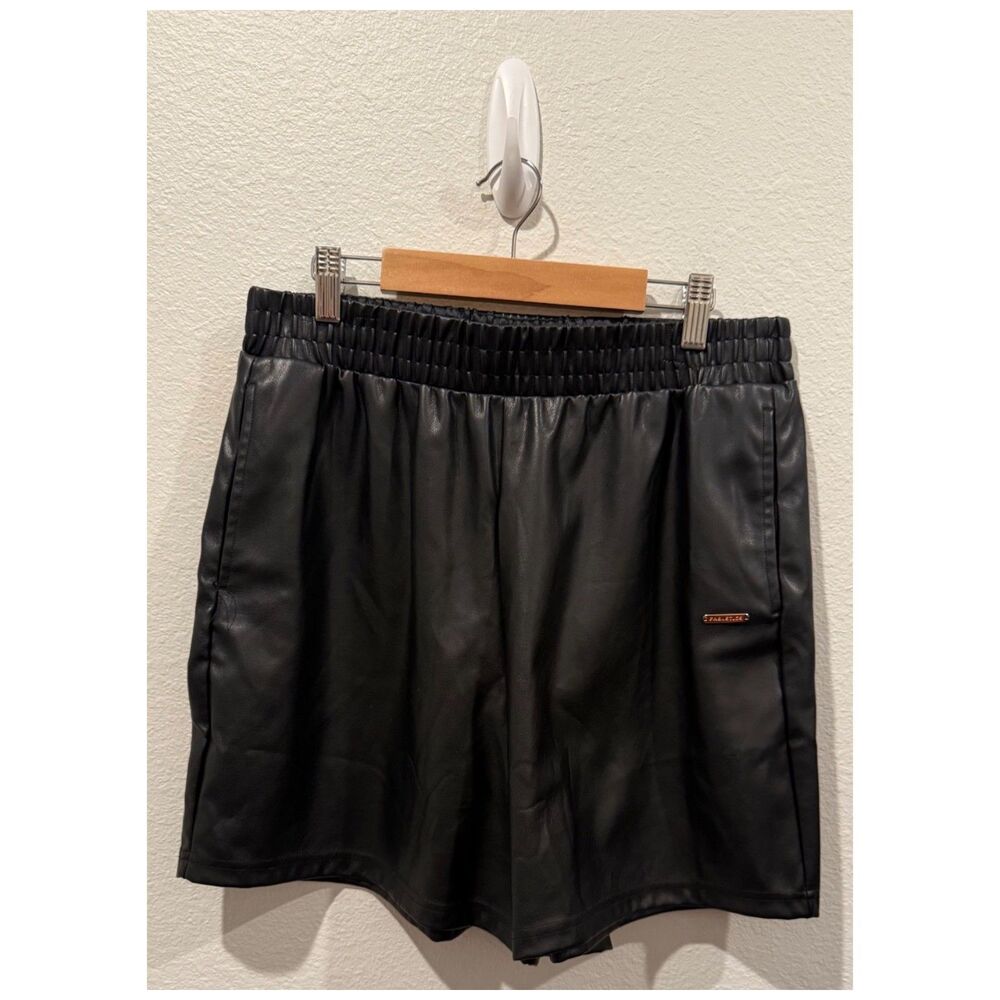 FABLETICS Black Faux Vegan Leather Stretch Waistband Active Shorts Pockets